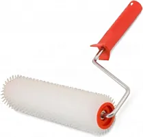 Игольчатый валик с ручкой 24 см. Высота иголок 11 мм. Польша.